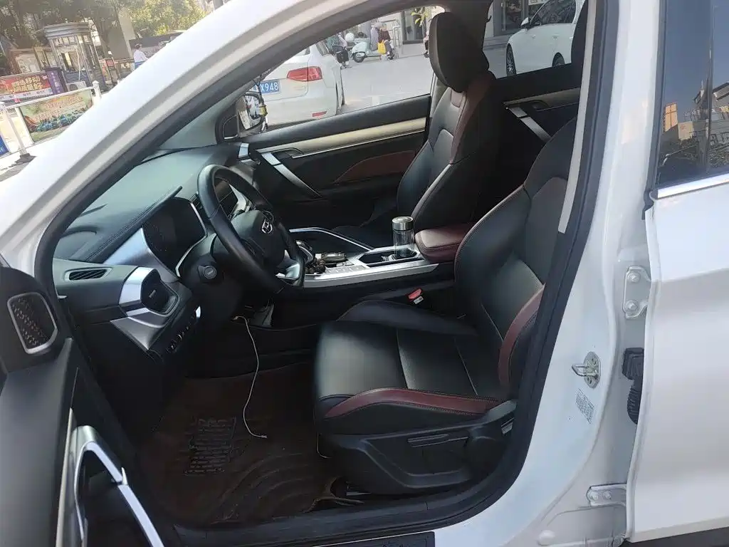 Geely Binyue — миниатюра 11