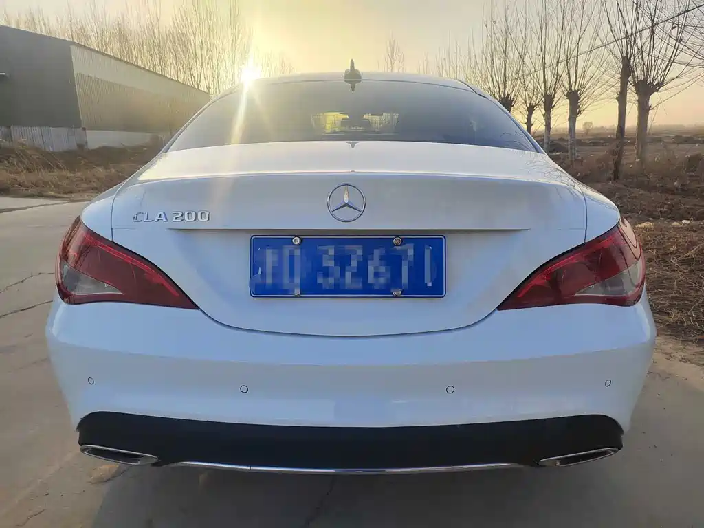 MERCEDES-BENZ CLA