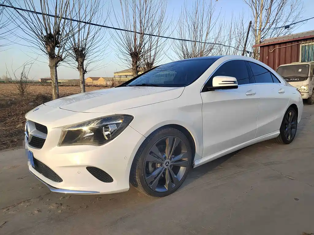 MERCEDES-BENZ CLA