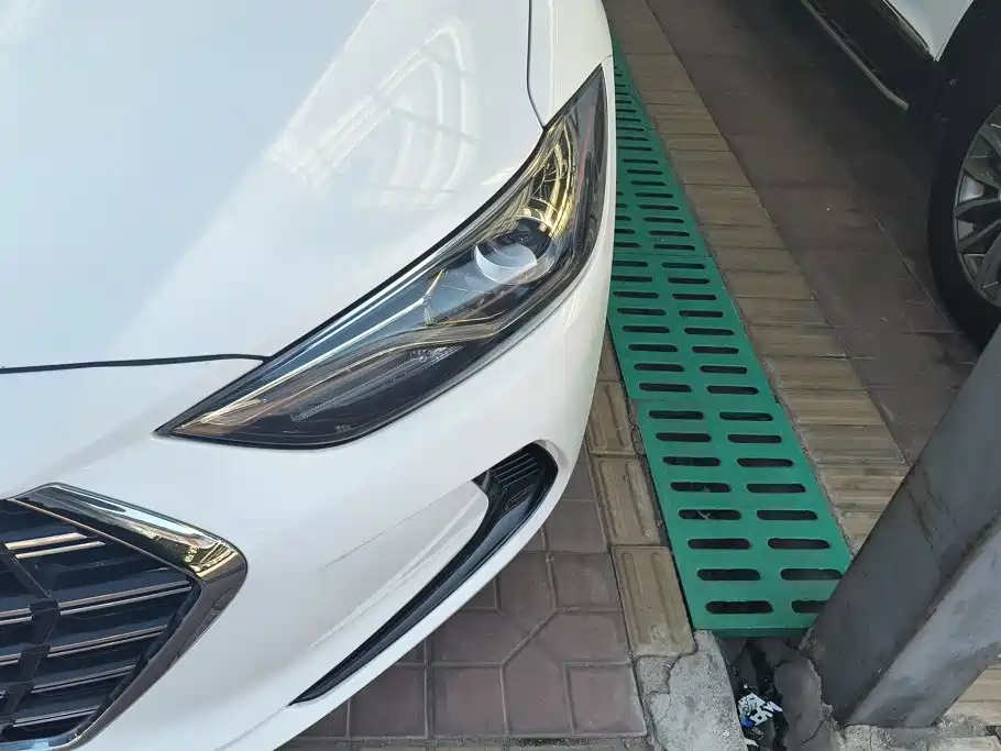 Hyundai Elantra — миниатюра 5