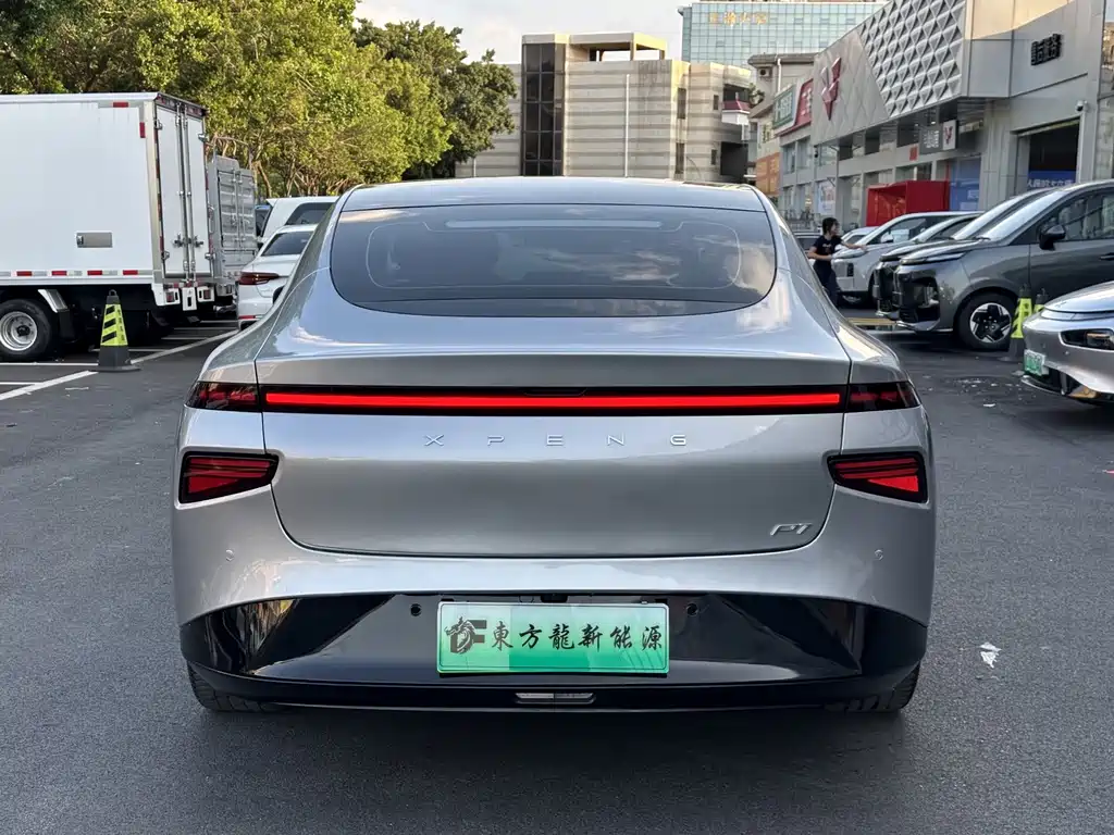 XPeng P7 — миниатюра 6