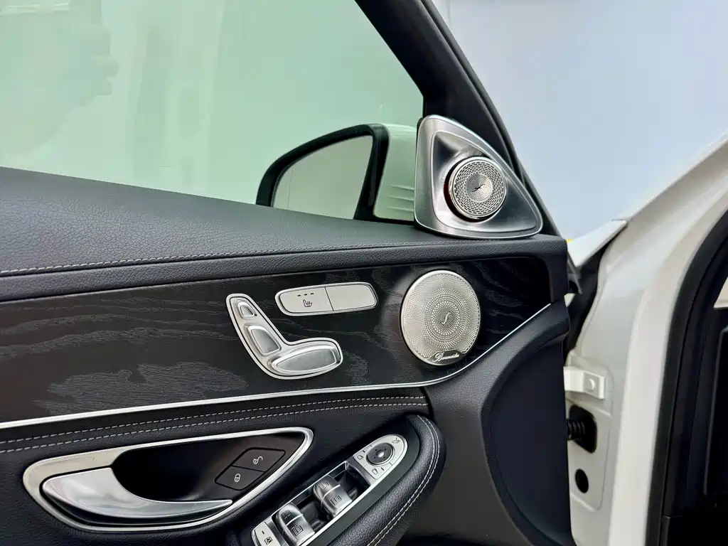 Mercedes-Benz C-Class — миниатюра 8