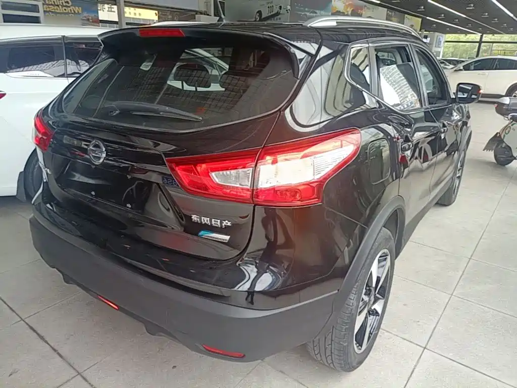 Nissan Qashqai — миниатюра 7