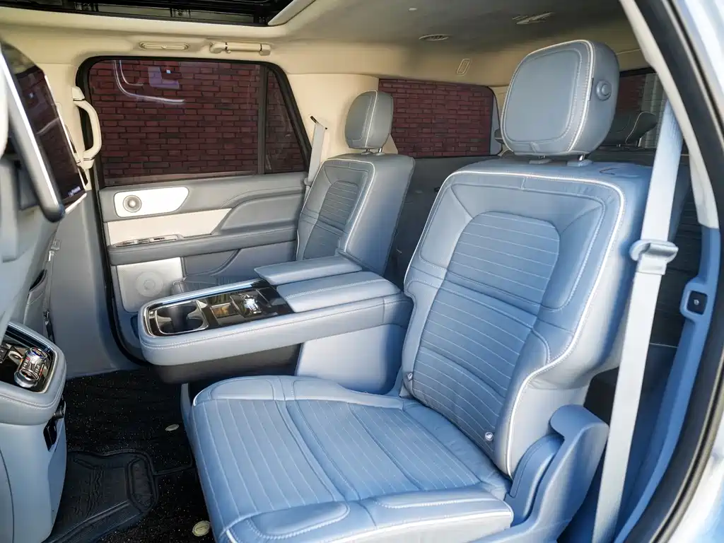 Lincoln Navigator — миниатюра 9