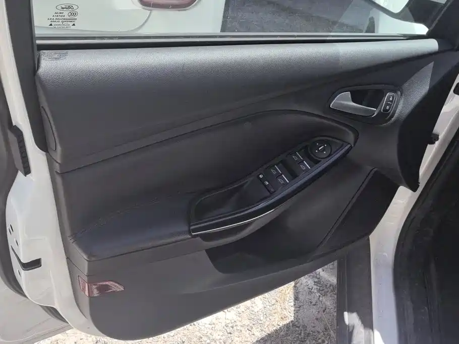 Ford Focus — миниатюра 7