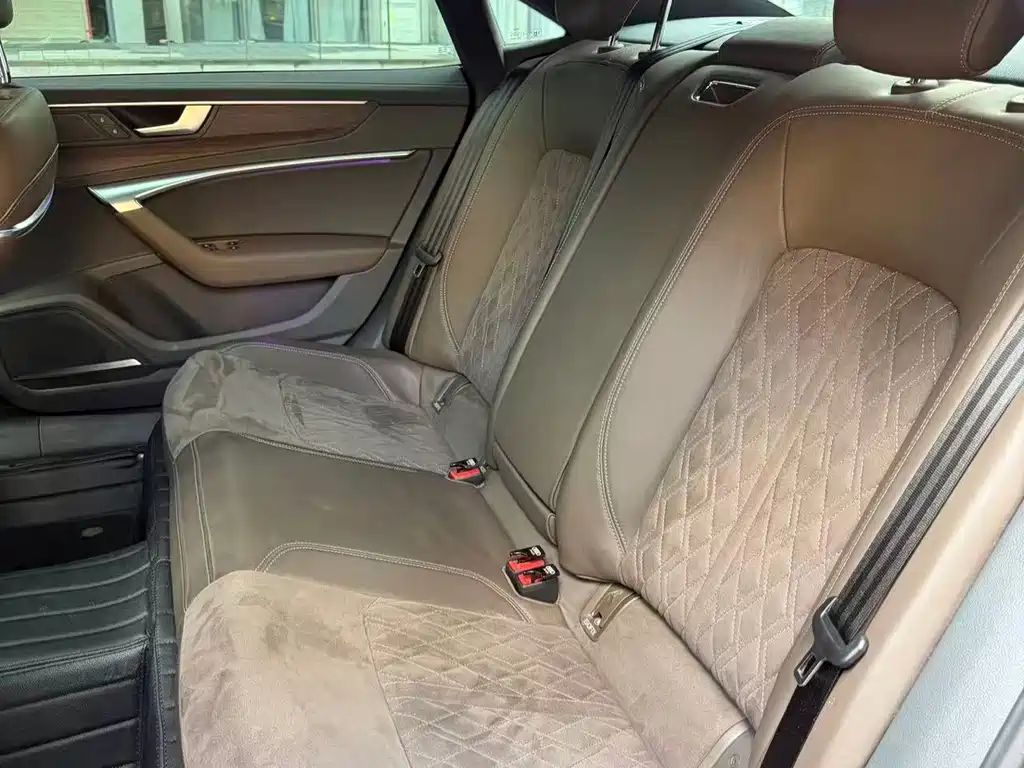 Audi A7L — миниатюра 6