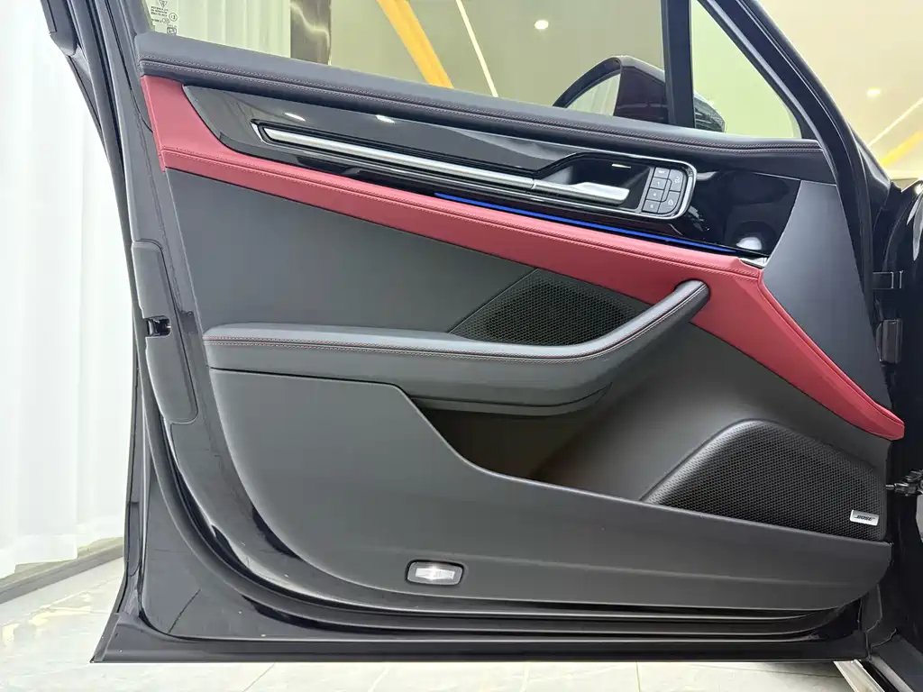 Porsche Panamera — миниатюра 3