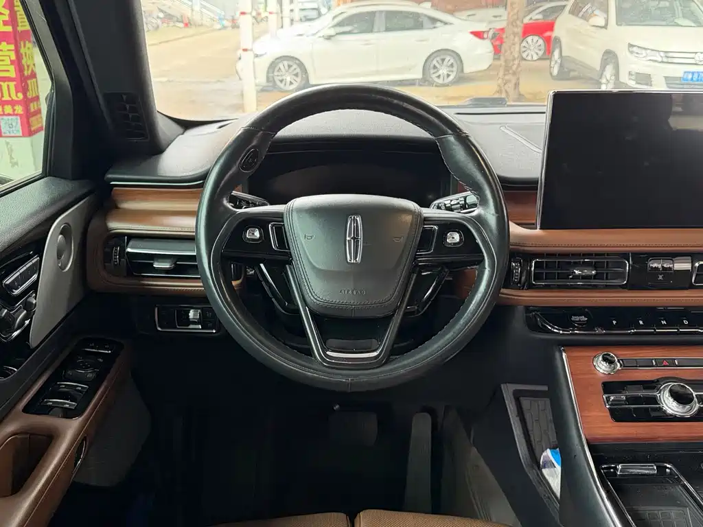 Lincoln Aviator — миниатюра 9
