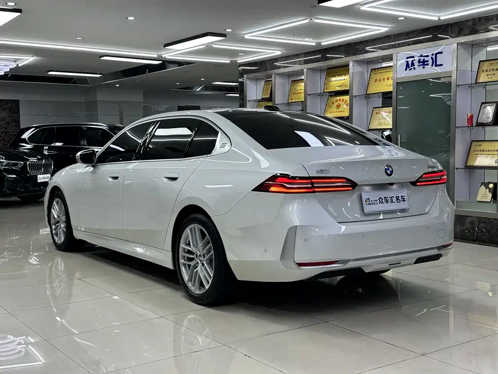 BMW 5 Series 5 2024 525Li Luxury