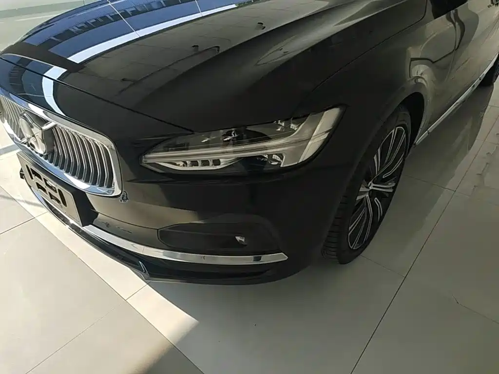 Volvo S90 — миниатюра 24