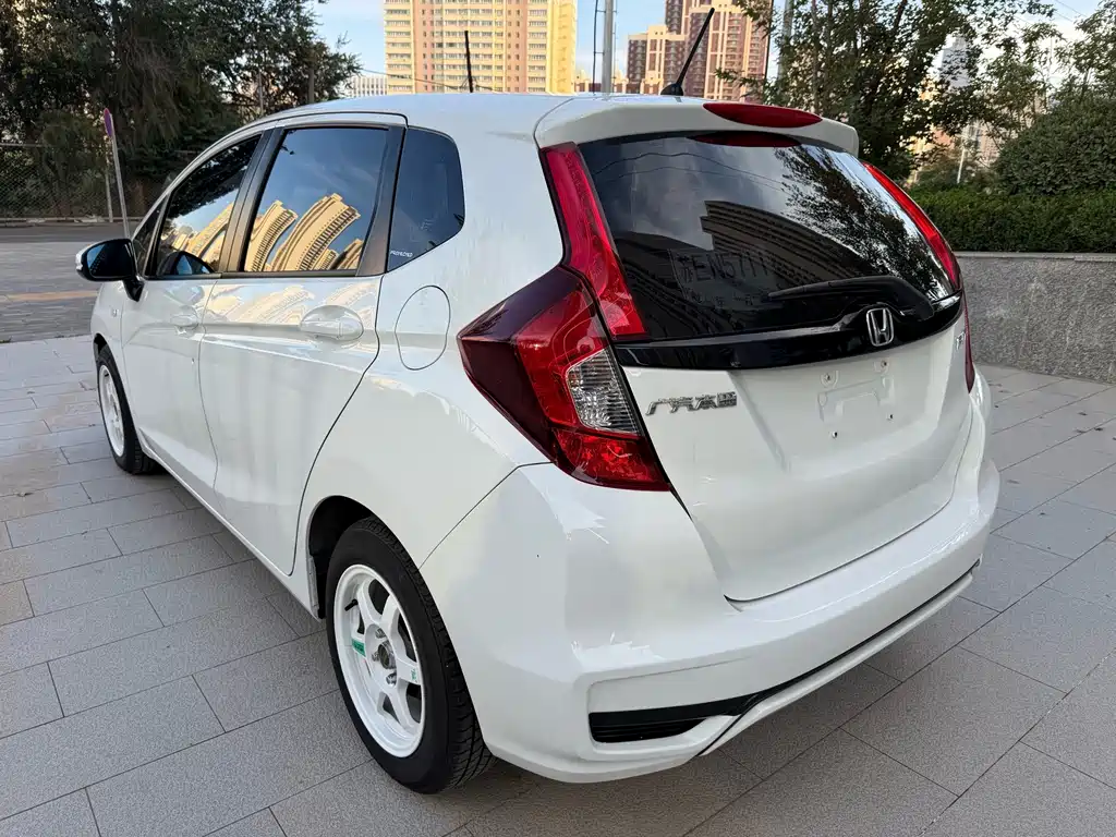 Honda Fit — миниатюра 4