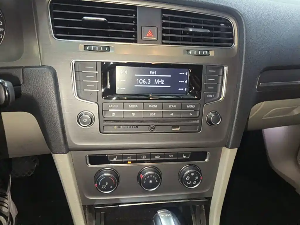 Volkswagen Golf — миниатюра 13