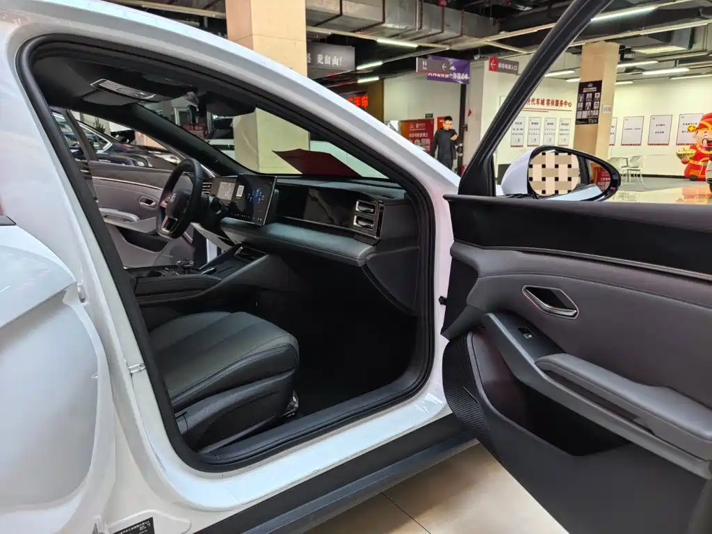 BYD Qin L — миниатюра 9