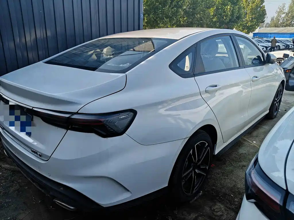Geely Binrui — миниатюра 9