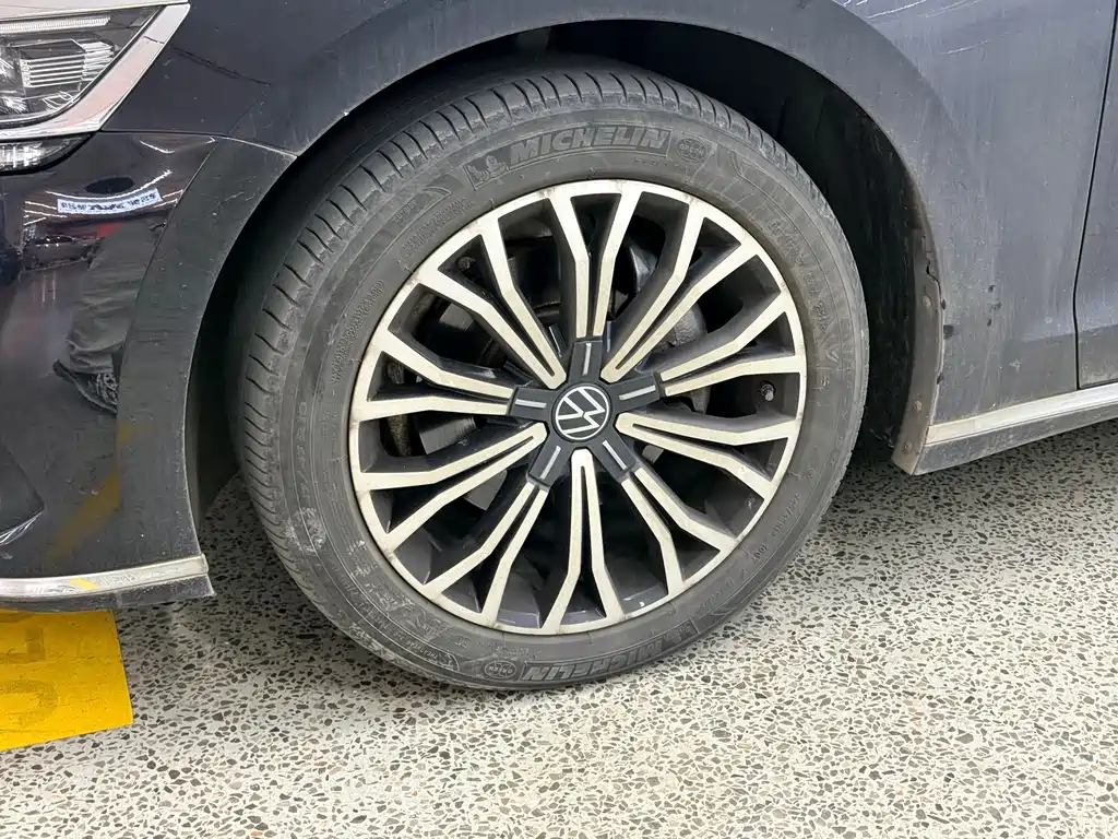 Volkswagen Phideon — миниатюра 5