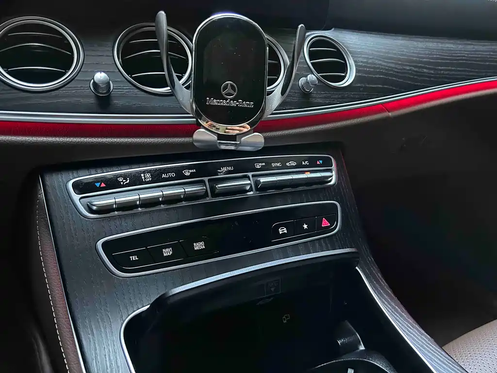 Mercedes-Benz E-Class — миниатюра 19