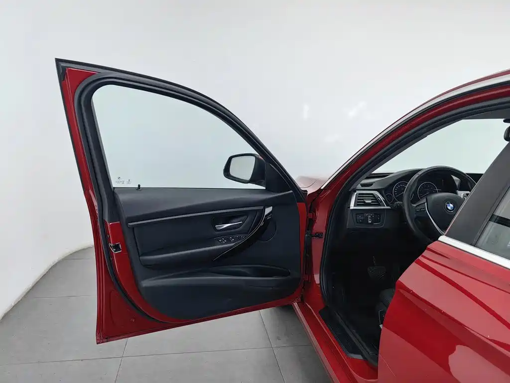 BMW 3 Series — миниатюра 8
