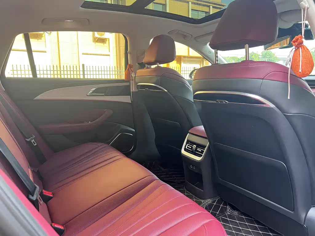 Hongqi Hongqi H5 — миниатюра 12