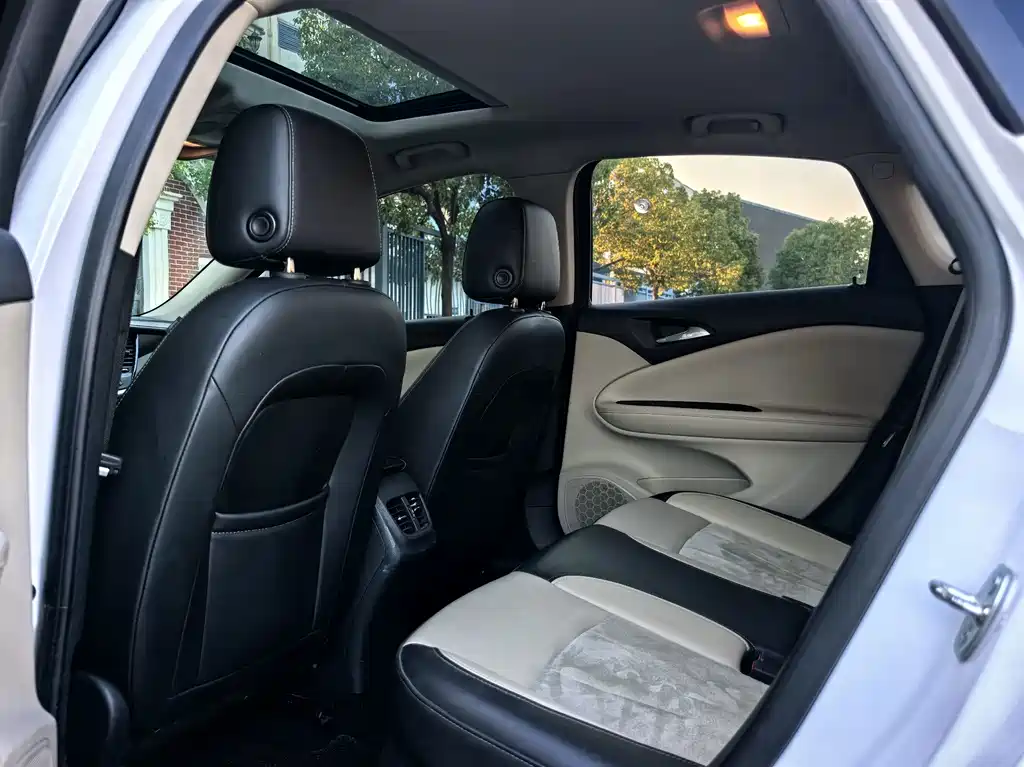 Buick Verano — миниатюра 10