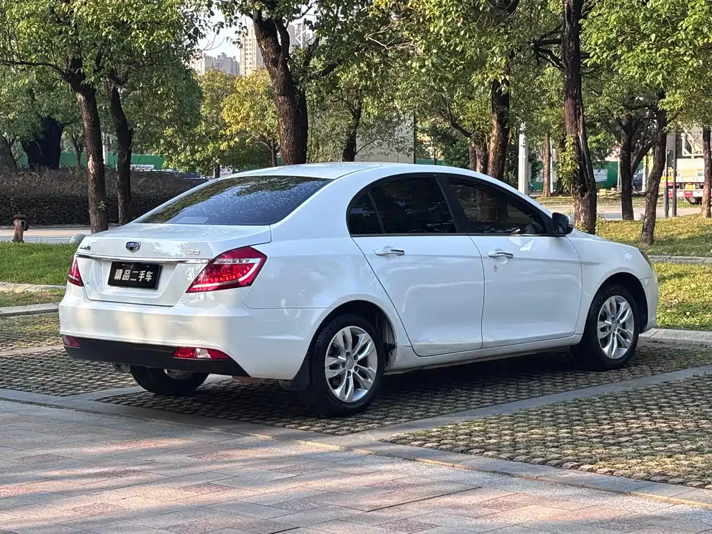 Geely Emgrand — миниатюра 6