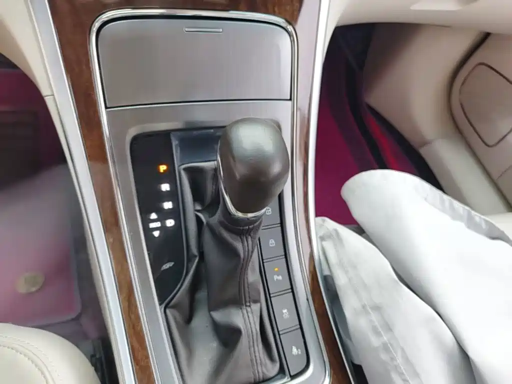 Roewe e950 — миниатюра 14