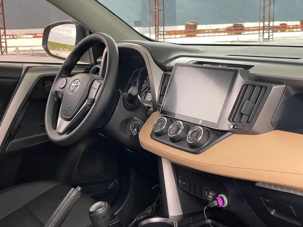 Toyota RAV4 — миниатюра 15