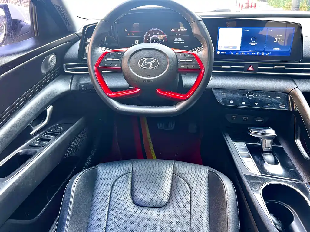 Hyundai Elantra — миниатюра 12