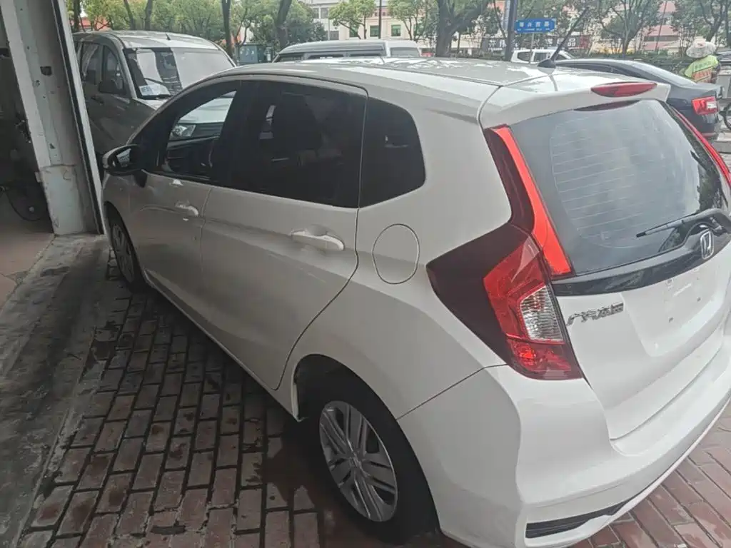 Honda Fit — миниатюра 5