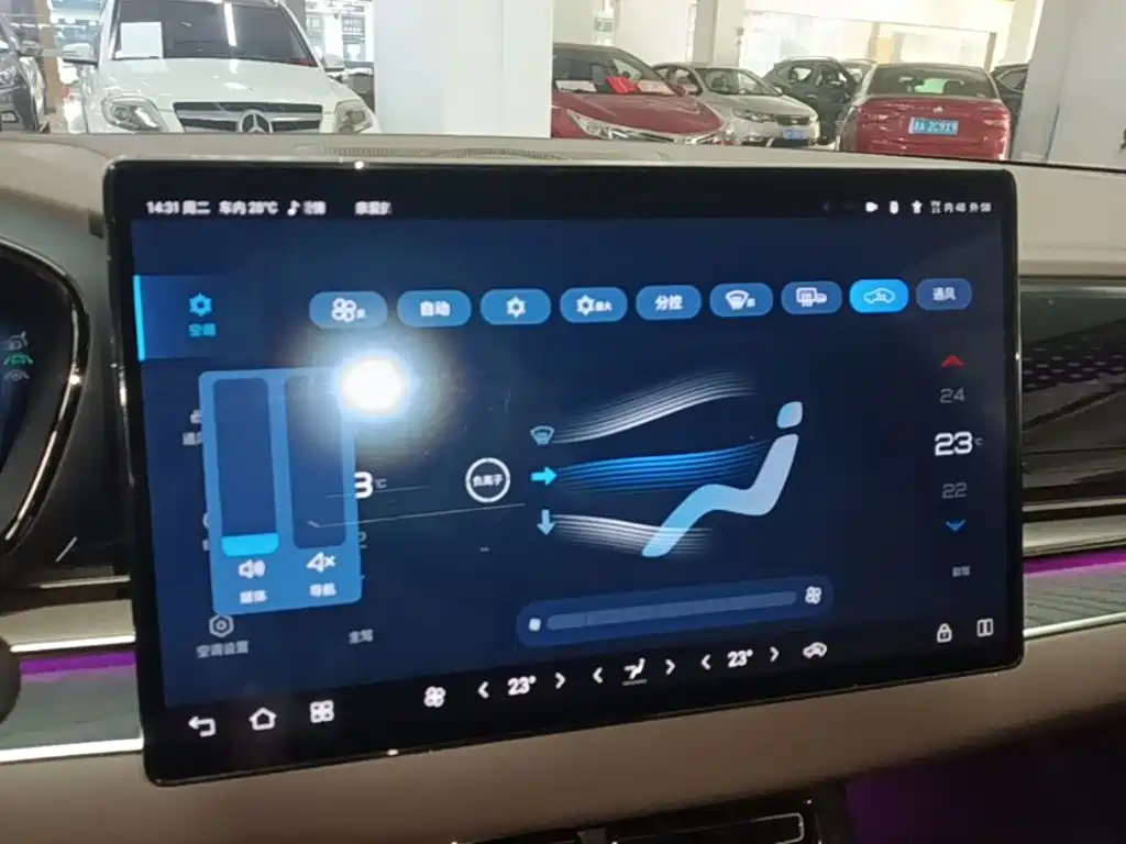 BYD Han — миниатюра 13