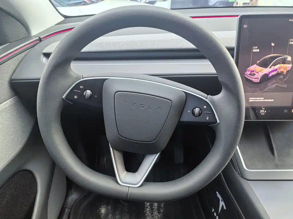 Tesla Model Y — миниатюра 8