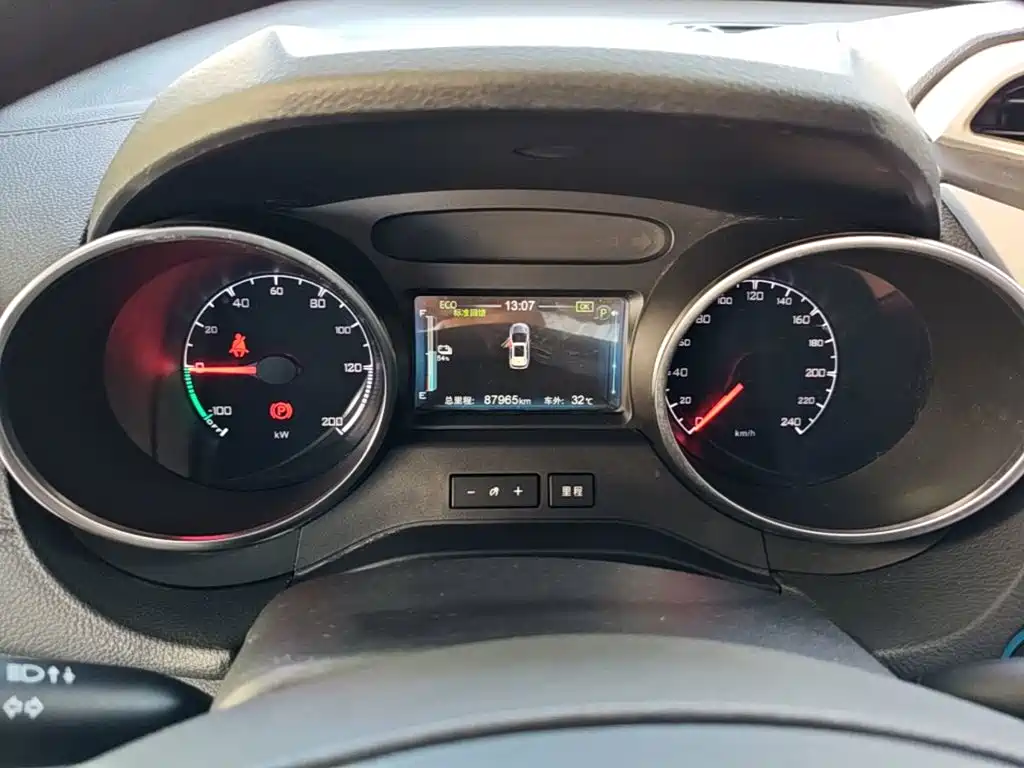 BYD Yuan EV — миниатюра 12