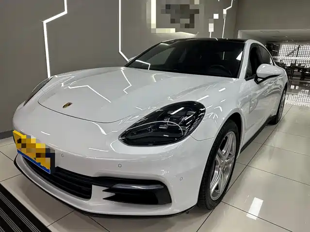 PORSCHE PANAMERA 2019