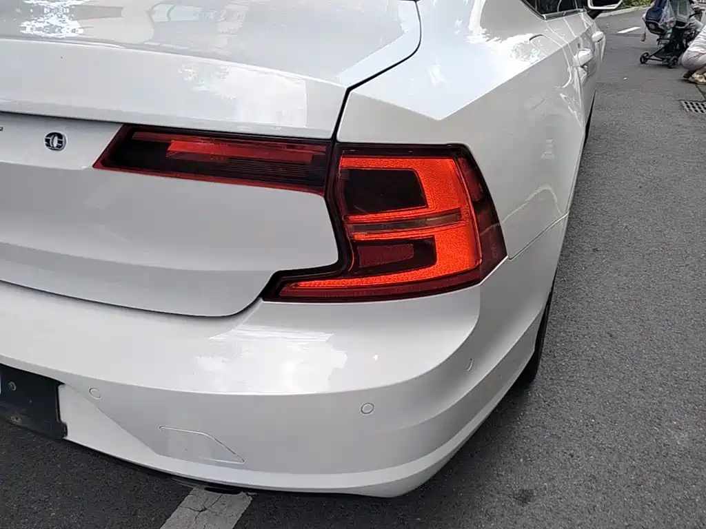 Volvo S90 — миниатюра 8