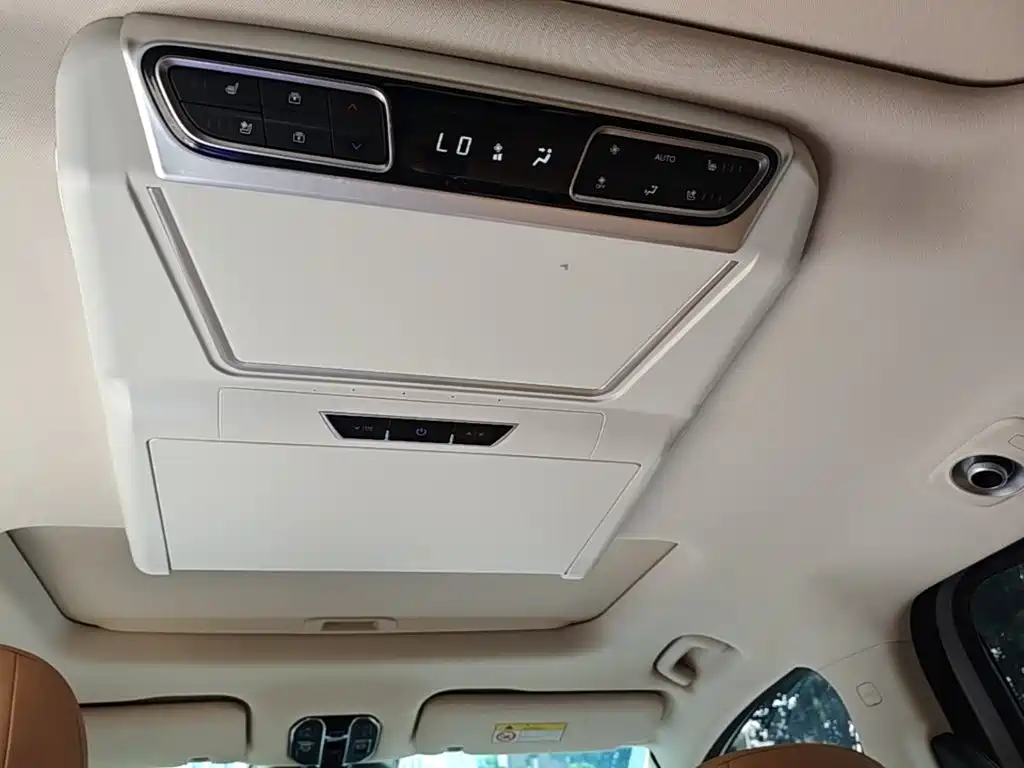 GAC Motor Trumpchi E8 PHEV — миниатюра 18