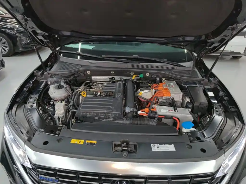Volkswagen Passat PHEV — миниатюра 20