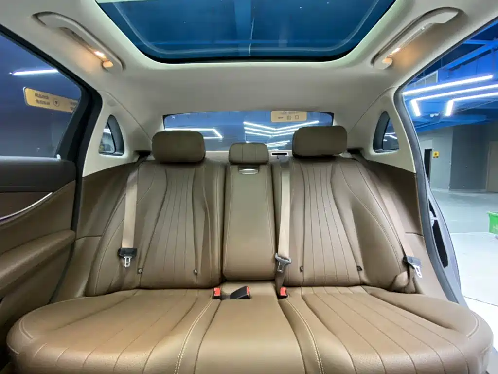 Mercedes-Benz E-Class — миниатюра 24