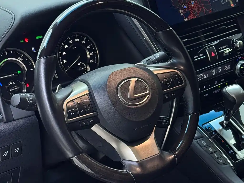Lexus LM — миниатюра 7