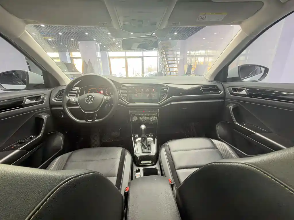 Volkswagen T-Roc — миниатюра 16