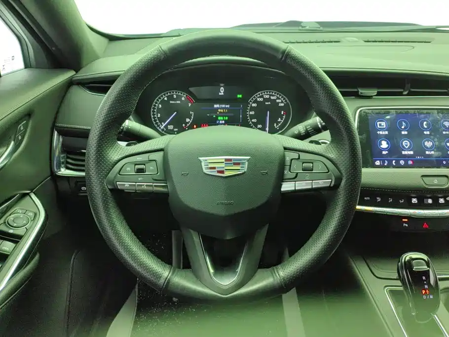 Cadillac XT4 — миниатюра 15