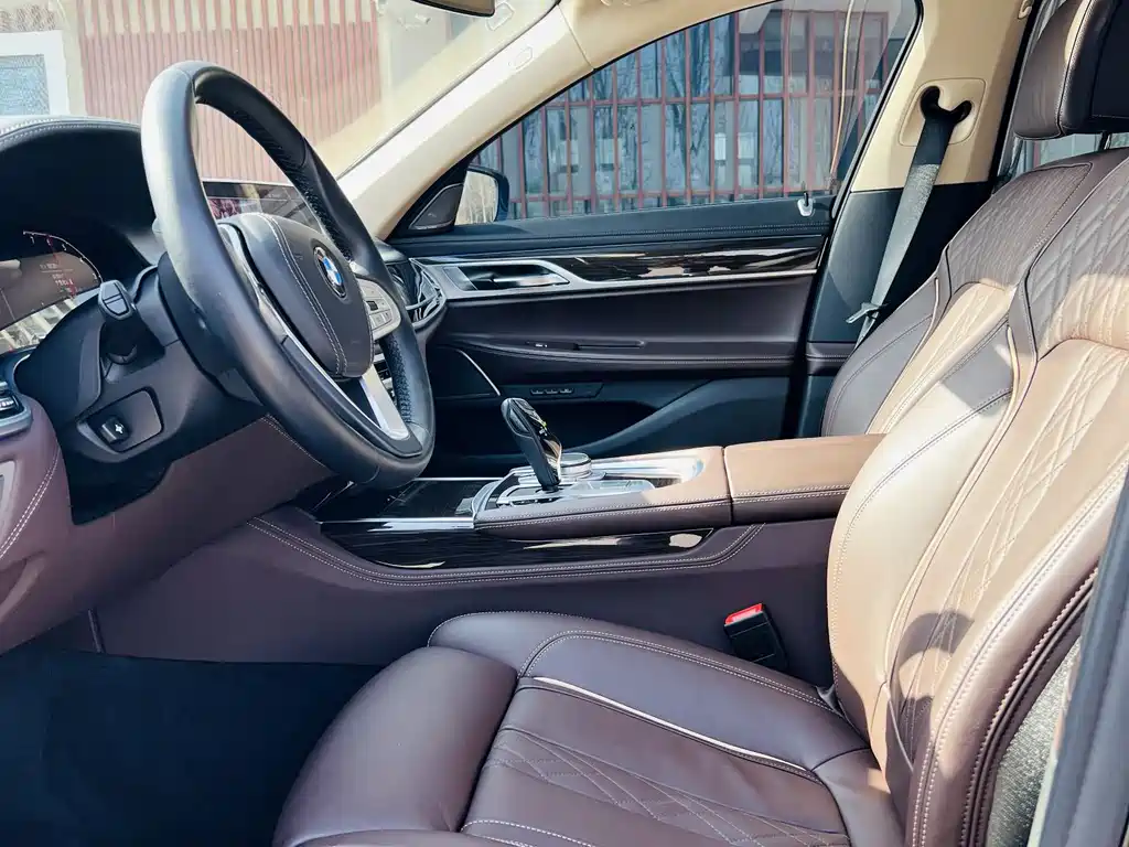 BMW 7 SERIES