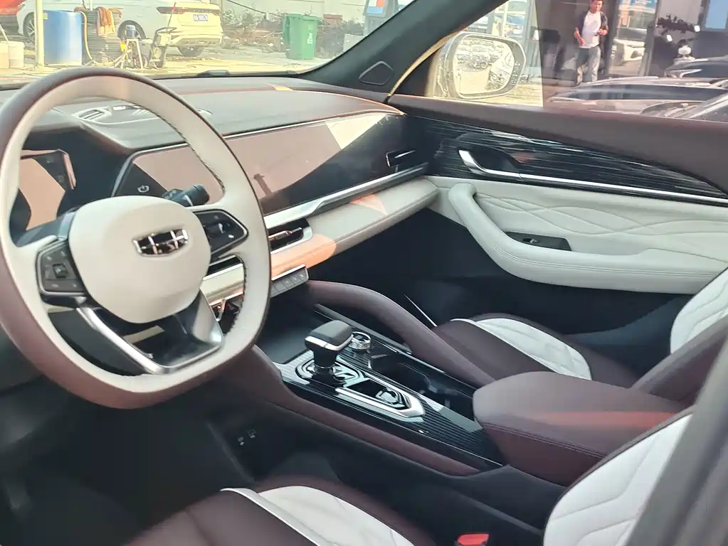 Geely Boyue L — миниатюра 6