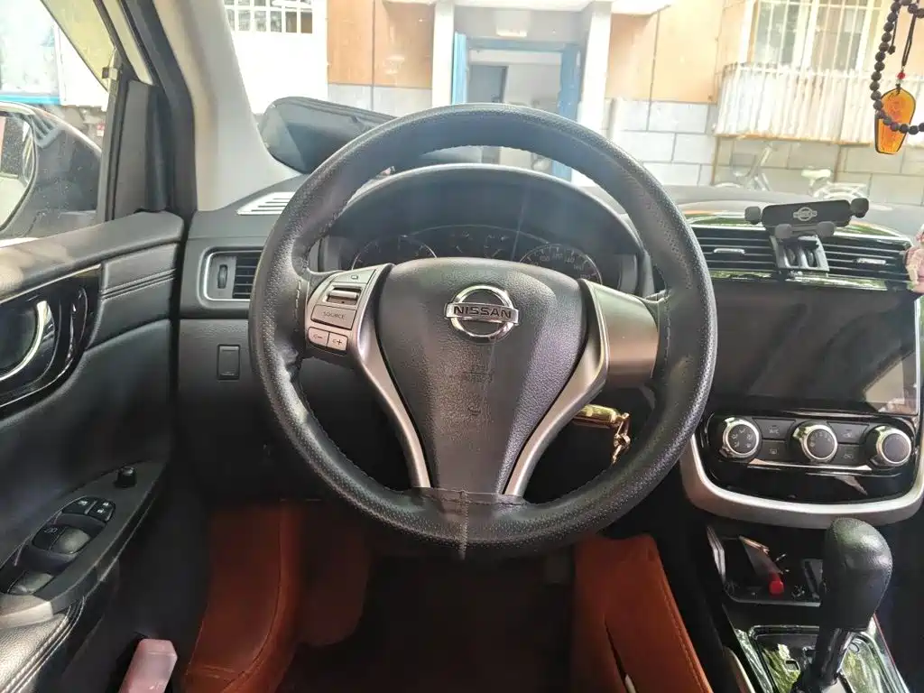 Nissan Tiida — миниатюра 11