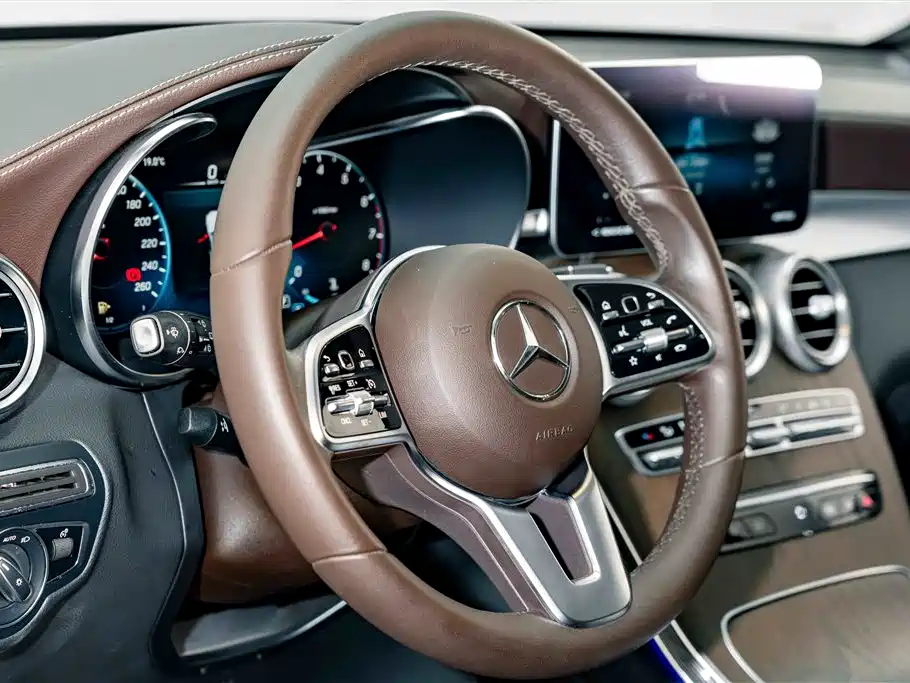 Mercedes-Benz GLC — миниатюра 9