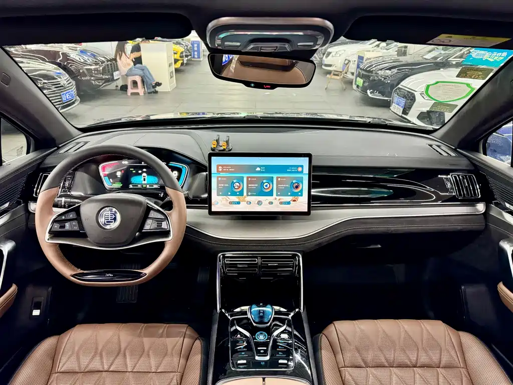 BYD Tang New Energy — миниатюра 8