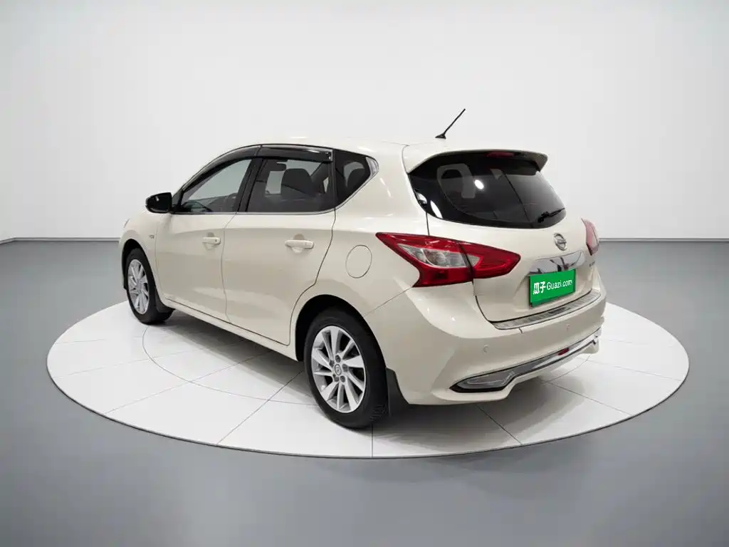 Nissan Tiida — миниатюра 4