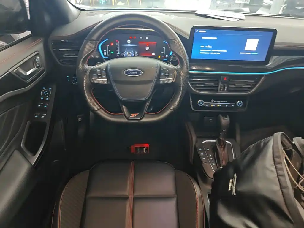 Ford Focus — миниатюра 11