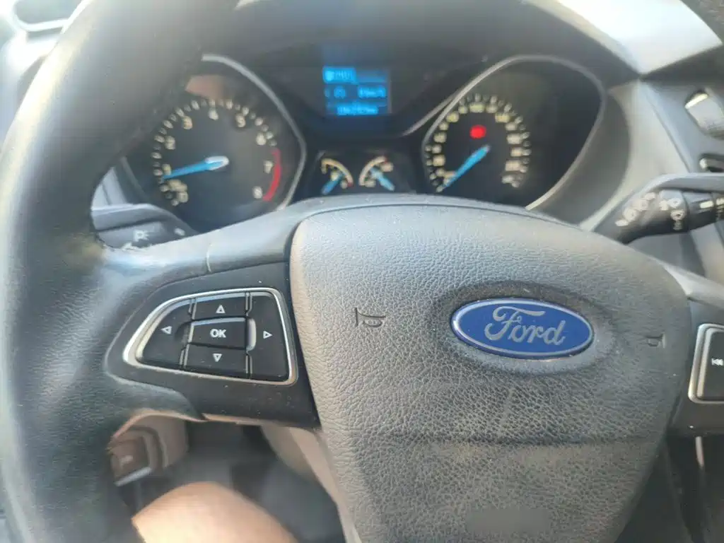 Ford Focus — миниатюра 6