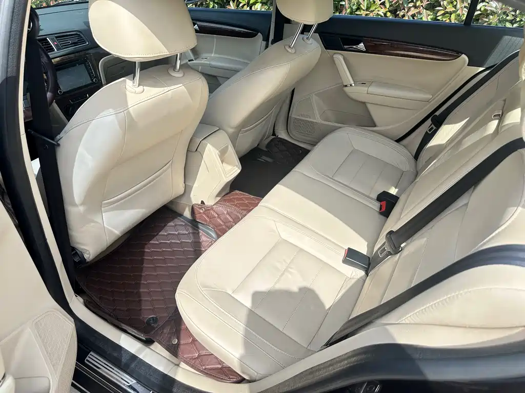 Volkswagen Lavida 2015 1.6L AT Comfort