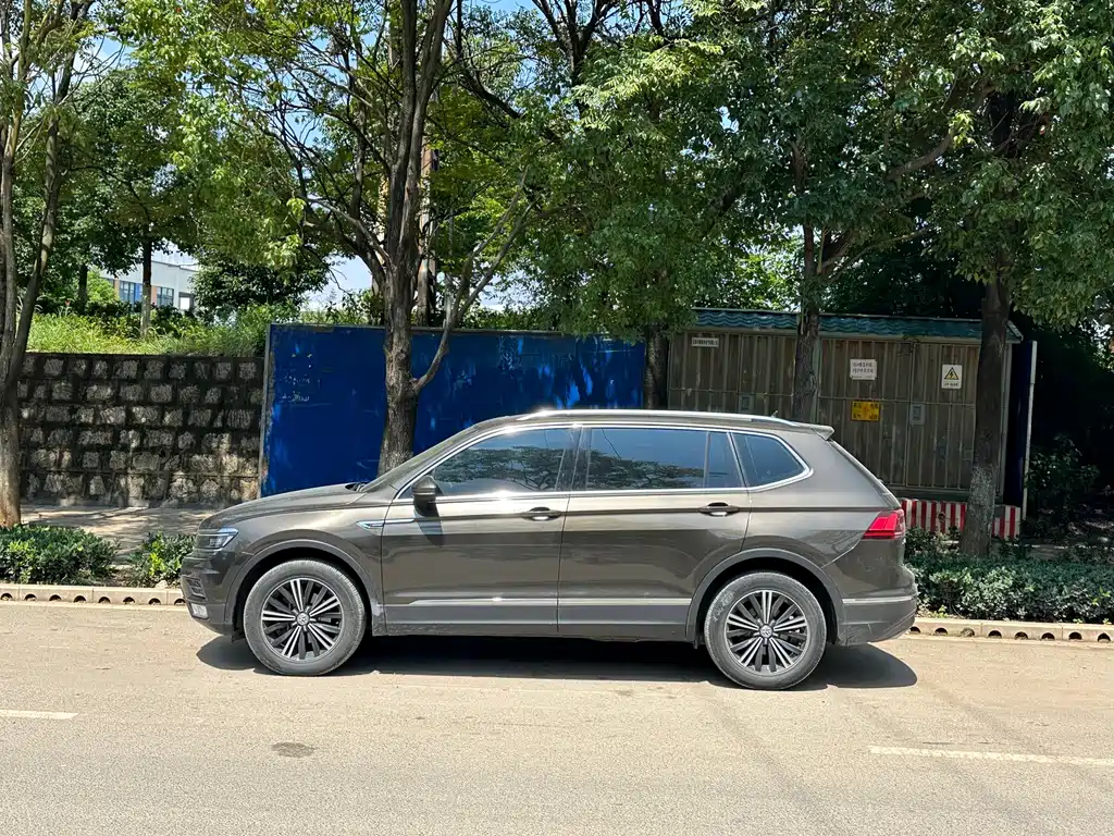 Volkswagen Tiguan L — миниатюра 3