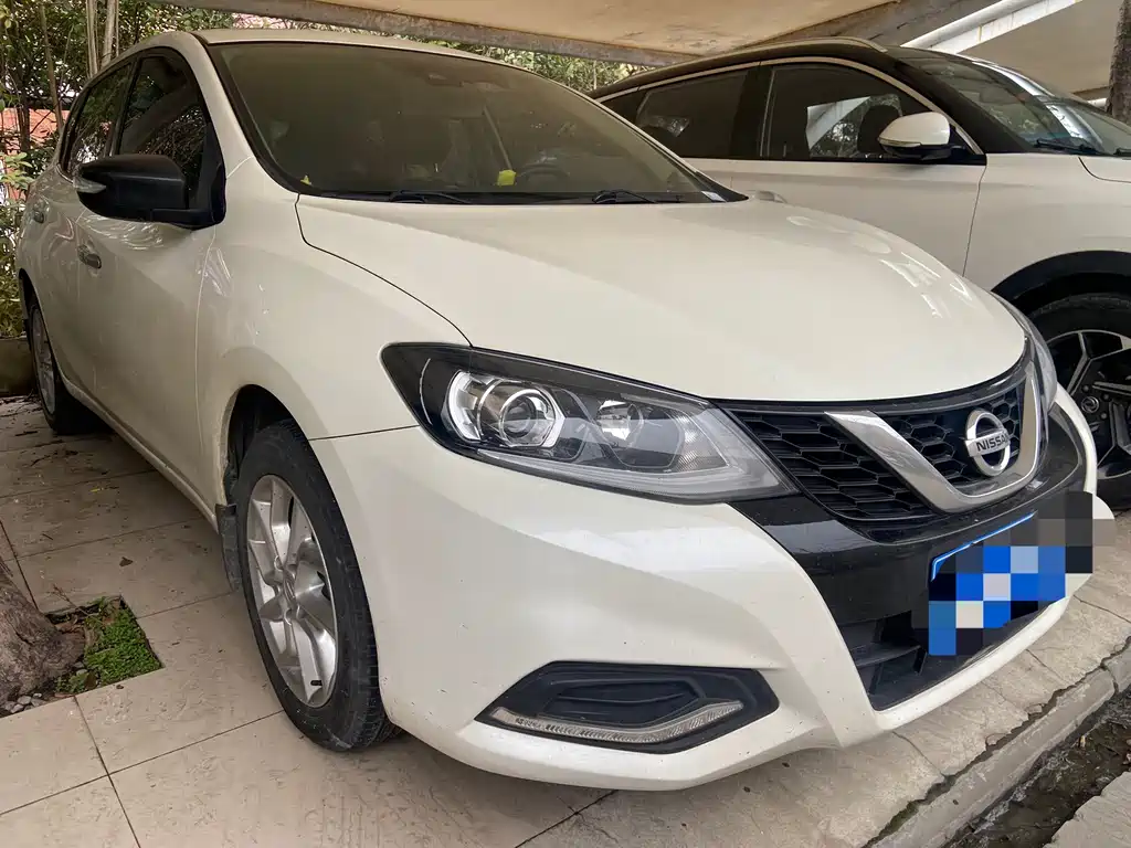 Nissan Tiida — миниатюра 3